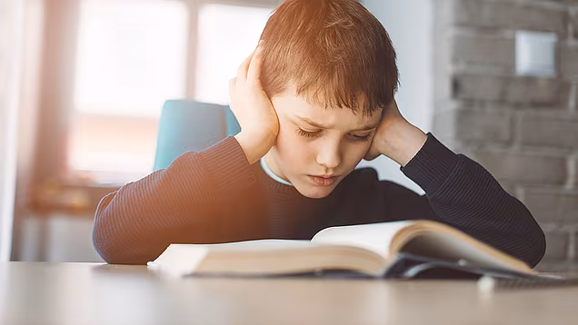 Probleme mit dem Lesen beginnen meist schon in den ersten Klasse der Grundschule. Probleme mit dem Lesen beginnen meist schon in den ersten Klasse der Grundschule.