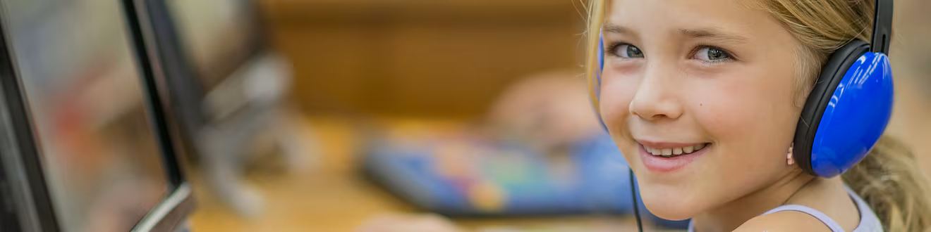 Junge Menschen mit Problemen im Lesen und Schreiben benötigen eine besondere Unterstützung. Junge Menschen mit Problemen im Lesen und Schreiben benötigen eine besondere Unterstützung.