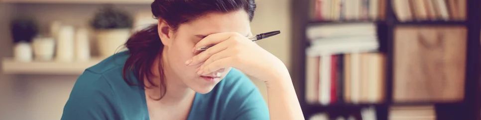 Auch Erwachsene können noch von einer LRS betroffen sein.