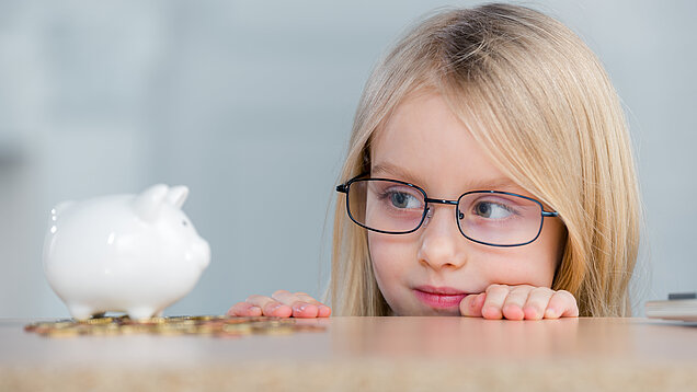 Beim Förderunterricht im LOS werden Kinder individuell von ausgebildeten Pädagogen begleitet. Beim Förderunterricht im LOS werden Kinder individuell von ausgebildeten Pädagogen begleitet.