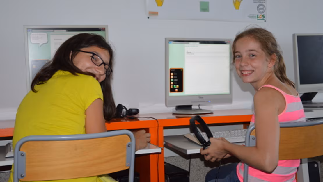 03 Schüler arbeiten am PC im LOS Wien 10