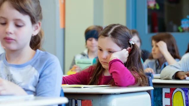 Kinder mit ADS sind oft verträumt und gedankenverloren. Kinder mit ADS sind oft verträumt und gedankenverloren.