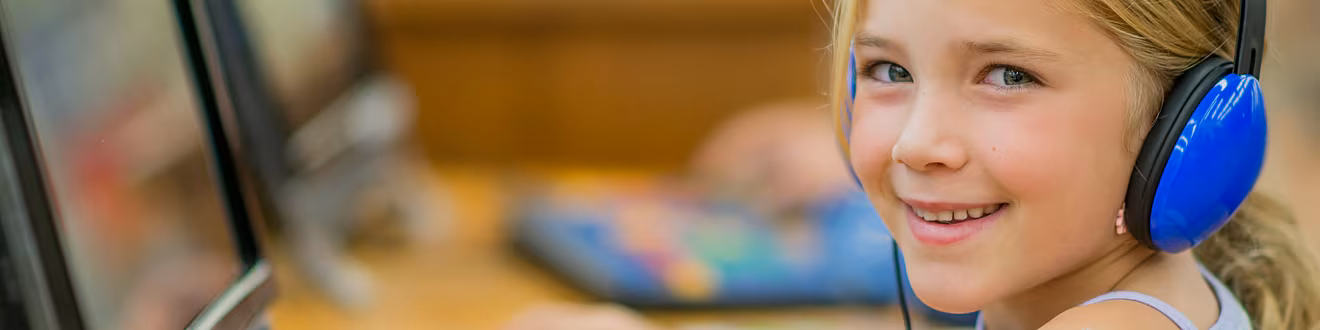 Junge Menschen mit Problemen im Lesen und Schreiben benötigen eine besondere Unterstützung. Junge Menschen mit Problemen im Lesen und Schreiben benötigen eine besondere Unterstützung.