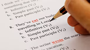 Bei Problemen in Englisch hilft eine spezifische Förderung meist besser als Nachhilfe. Bei Problemen in Englisch hilft eine spezifische Förderung meist besser als Nachhilfe.