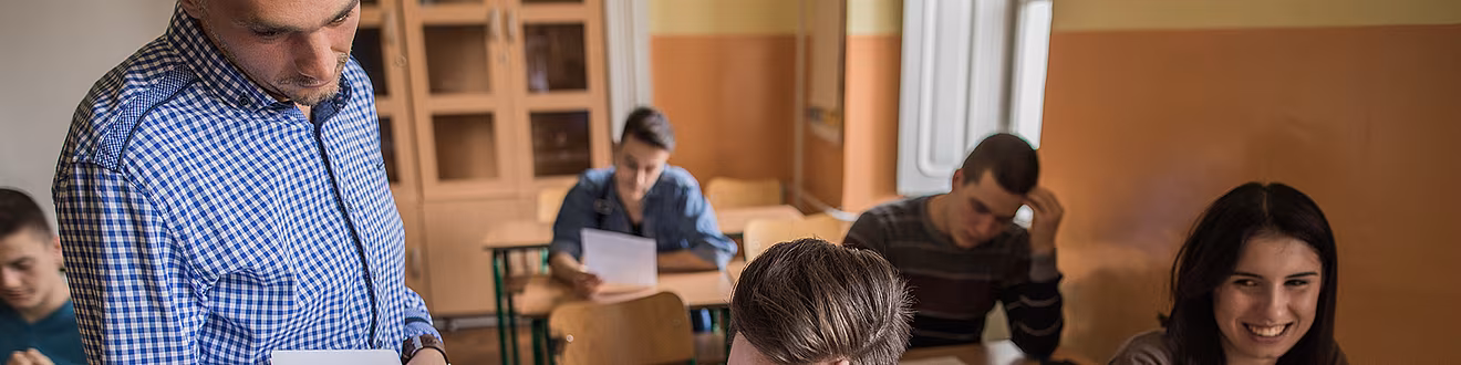LRS in der Schule: Mit einer sinnvollen Förderung helfen Eltern ihrem Kind. LRS in der Schule: Mit einer sinnvollen Förderung helfen Eltern ihrem Kind.
