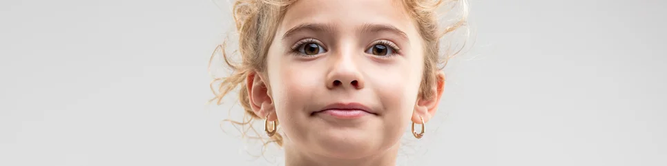 Unaufmerksam, hyperaktiv und impulsiv? Woran Eltern ADHS erkennen können. Unaufmerksam, hyperaktiv und impulsiv? Woran Eltern ADHS erkennen können.