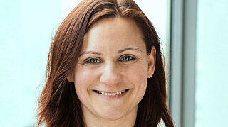 Dr. Simone Jambor-Fahlen Dr. Simone Jambor-Fahlen