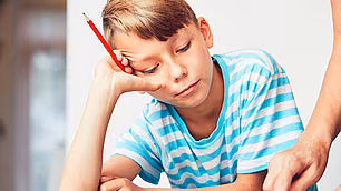 Eine Lernschwäche bei Kindern sollte möglichst früh diagnostiziert und behandelt werden. Eine Lernschwäche bei Kindern sollte möglichst früh diagnostiziert und behandelt werden.